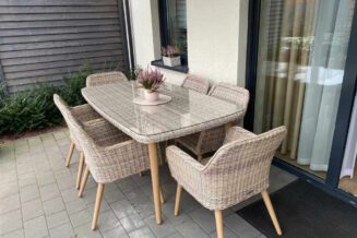 ekskluzywny zestaw jadalny z technorattanu